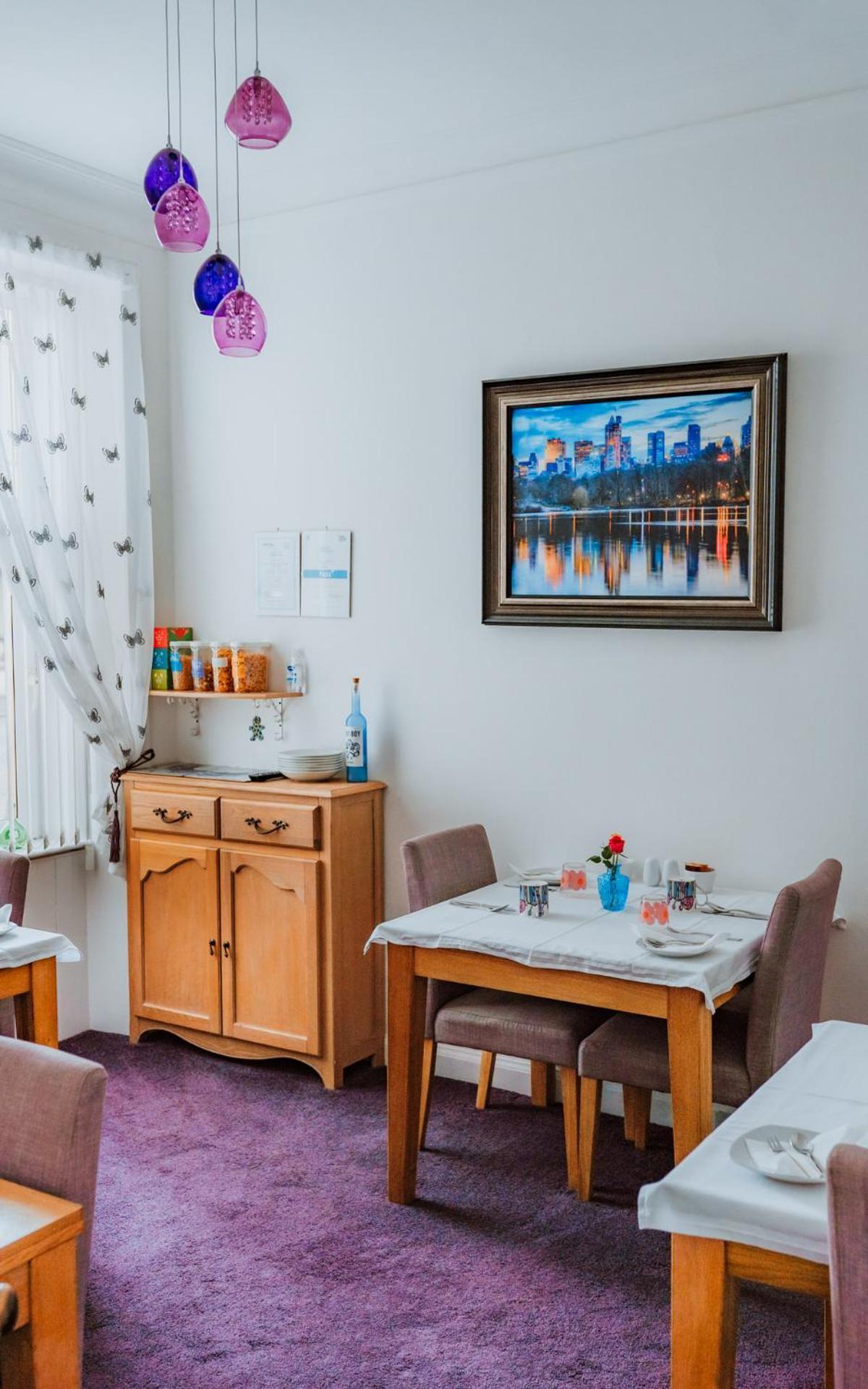 Dawn Break Guest House Ларгс Экстерьер фото